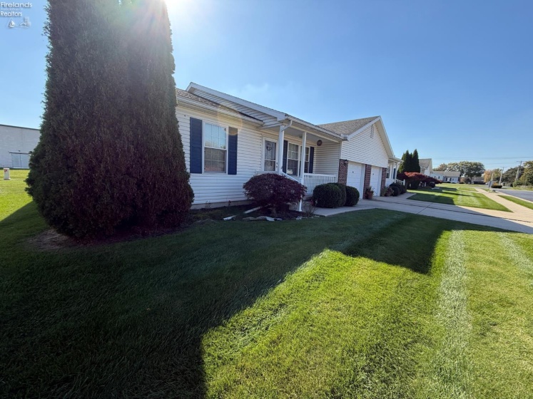 104 Teakwood Ct, Tiffin, 44883, 2 Bedroom Bedrooms, ,2 BathroomBathrooms,Residential,For Sale,Teakwood Ct,20264358