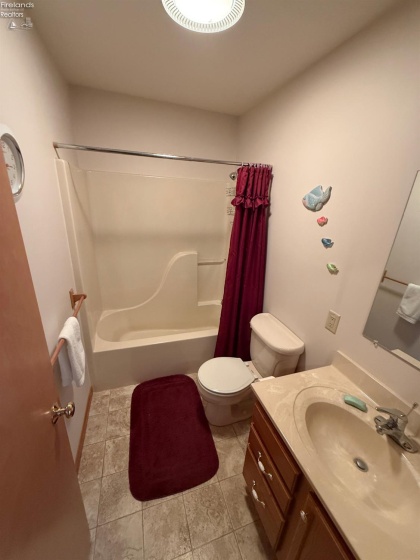 104 Teakwood Ct, Tiffin, 44883, 2 Bedroom Bedrooms, ,2 BathroomBathrooms,Residential,For Sale,Teakwood Ct,20264358