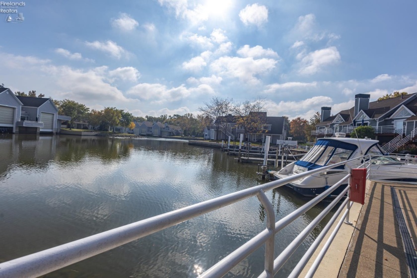 188 Marina Point Drive, Sandusky, 44870, 2 Bedroom Bedrooms, ,3 BathroomBathrooms,Residential,For Sale,Marina Point,20264366