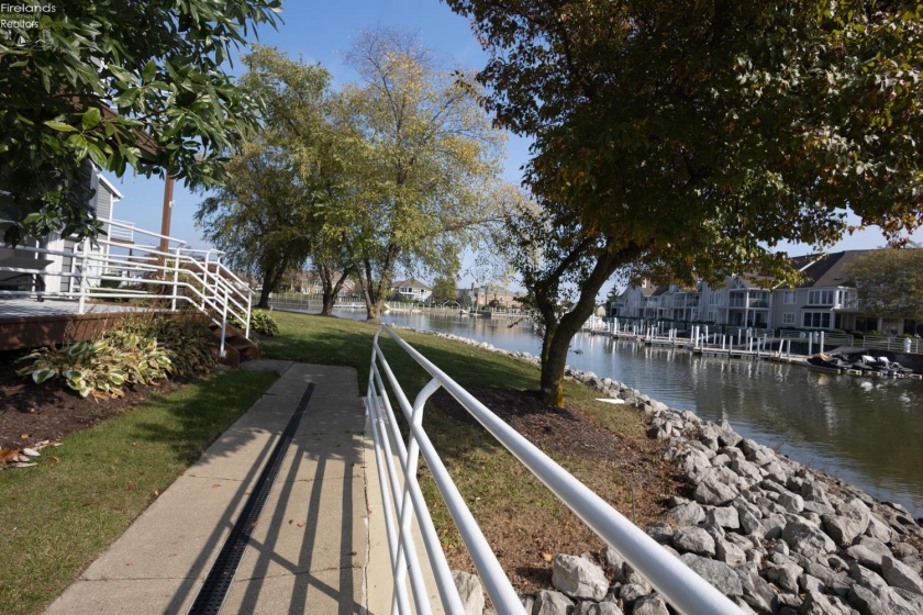 188 Marina Point Drive, Sandusky, 44870, 2 Bedroom Bedrooms, ,3 BathroomBathrooms,Residential,For Sale,Marina Point,20264366