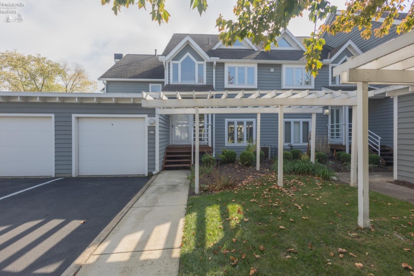 188 Marina Point Drive, Sandusky, 44870, 2 Bedroom Bedrooms, ,3 BathroomBathrooms,Residential,For Sale,Marina Point,20264366