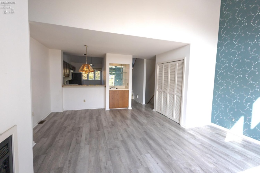 188 Marina Point Drive, Sandusky, 44870, 2 Bedroom Bedrooms, ,3 BathroomBathrooms,Residential,For Sale,Marina Point,20264366