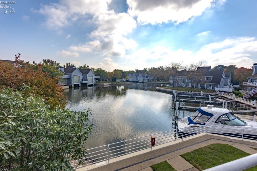 188 Marina Point Drive, Sandusky, 44870, 2 Bedroom Bedrooms, ,3 BathroomBathrooms,Residential,For Sale,Marina Point,20264366