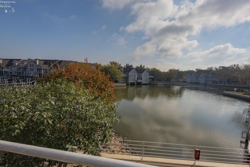 188 Marina Point Drive, Sandusky, 44870, 2 Bedroom Bedrooms, ,3 BathroomBathrooms,Residential,For Sale,Marina Point,20264366