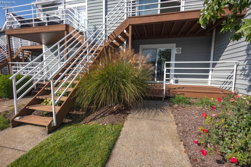 188 Marina Point Drive, Sandusky, 44870, 2 Bedroom Bedrooms, ,3 BathroomBathrooms,Residential,For Sale,Marina Point,20264366
