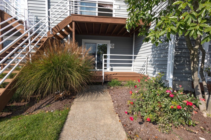 188 Marina Point Drive, Sandusky, 44870, 2 Bedroom Bedrooms, ,3 BathroomBathrooms,Residential,For Sale,Marina Point,20264366
