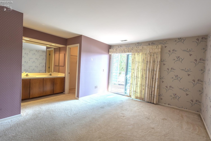 188 Marina Point Drive, Sandusky, 44870, 2 Bedroom Bedrooms, ,3 BathroomBathrooms,Residential,For Sale,Marina Point,20264366