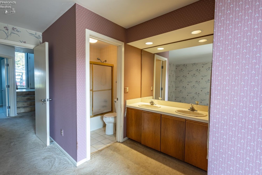 188 Marina Point Drive, Sandusky, 44870, 2 Bedroom Bedrooms, ,3 BathroomBathrooms,Residential,For Sale,Marina Point,20264366
