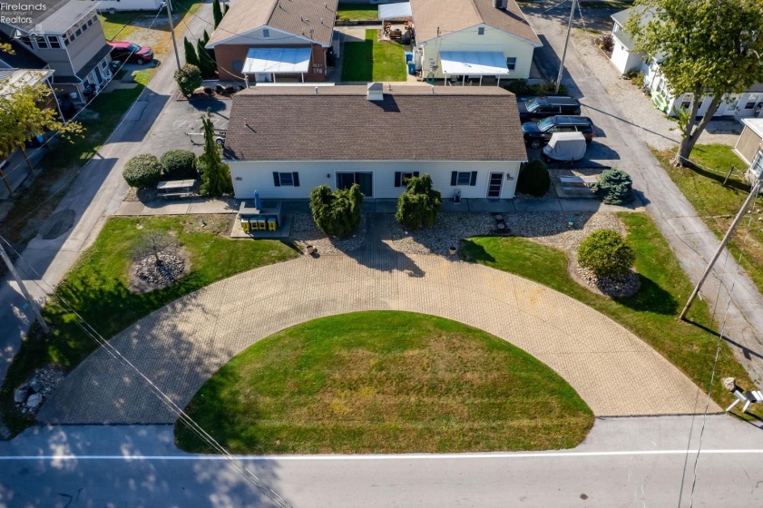 3130 Carolina Street, Port Clinton, 43452, 4 Bedroom Bedrooms, ,4 BathroomBathrooms,Residential,For Sale,Carolina,20264312