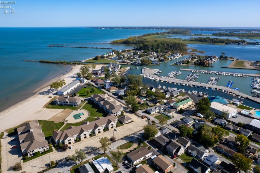 3130 Carolina Street, Port Clinton, 43452, 4 Bedroom Bedrooms, ,4 BathroomBathrooms,Residential,For Sale,Carolina,20264312