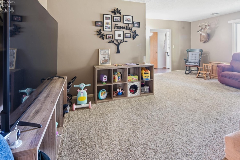 1927 Valley View Terrace, Fremont, 43420, 3 Bedroom Bedrooms, ,2 BathroomBathrooms,Residential,For Sale,Valley View Terrace,20264316