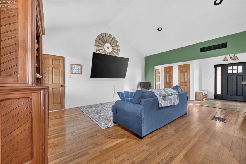 6780 County Road 67, Gibsonburg, 43431, 6 Bedroom Bedrooms, ,5 BathroomBathrooms,Residential,For Sale,County Road 67,20264338