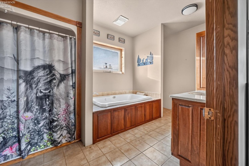 6780 County Road 67, Gibsonburg, 43431, 6 Bedroom Bedrooms, ,5 BathroomBathrooms,Residential,For Sale,County Road 67,20264338