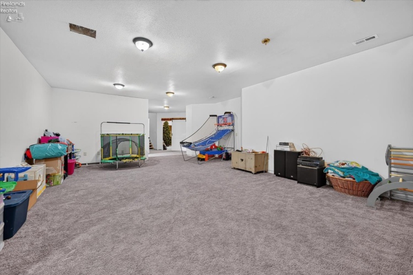 6780 County Road 67, Gibsonburg, 43431, 6 Bedroom Bedrooms, ,5 BathroomBathrooms,Residential,For Sale,County Road 67,20264338