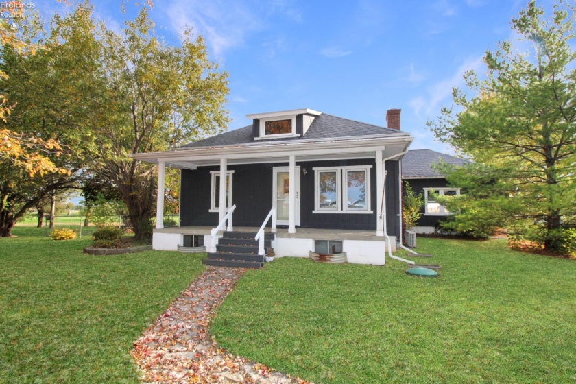 913 Rymers Road, Port Clinton, 43452, 2 Bedroom Bedrooms, ,2 BathroomBathrooms,Residential,For Sale,Rymers,20264392