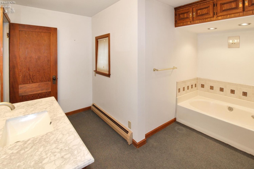 913 Rymers Road, Port Clinton, 43452, 2 Bedroom Bedrooms, ,2 BathroomBathrooms,Residential,For Sale,Rymers,20264392