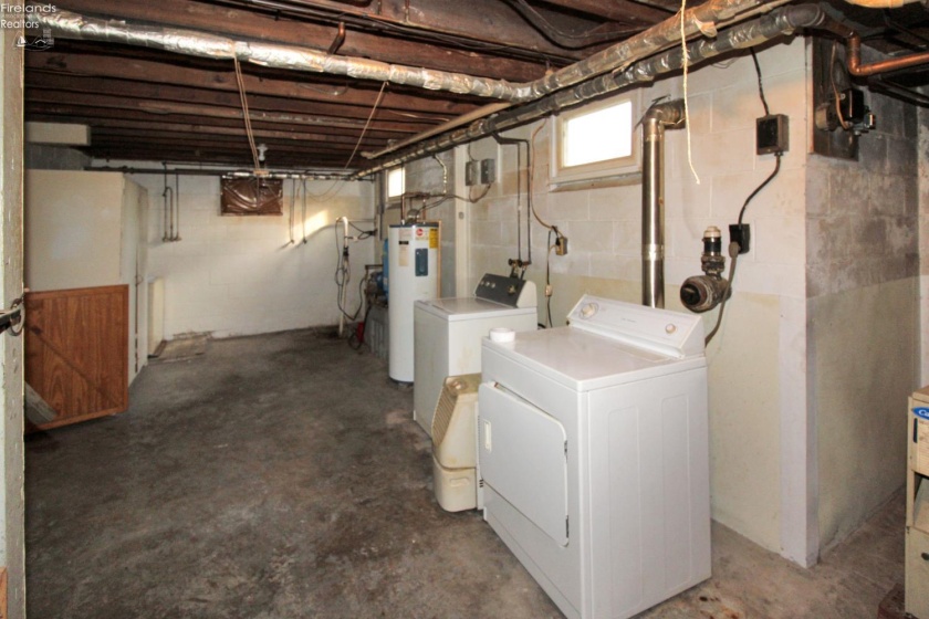 913 Rymers Road, Port Clinton, 43452, 2 Bedroom Bedrooms, ,2 BathroomBathrooms,Residential,For Sale,Rymers,20264392