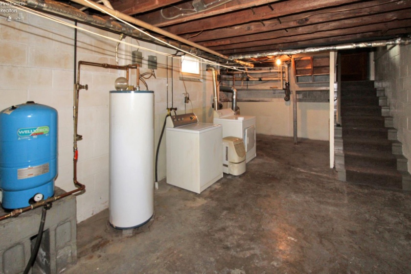 913 Rymers Road, Port Clinton, 43452, 2 Bedroom Bedrooms, ,2 BathroomBathrooms,Residential,For Sale,Rymers,20264392