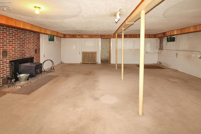 913 Rymers Road, Port Clinton, 43452, 2 Bedroom Bedrooms, ,2 BathroomBathrooms,Residential,For Sale,Rymers,20264392