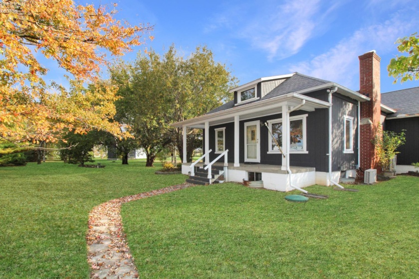 913 Rymers Road, Port Clinton, 43452, 2 Bedroom Bedrooms, ,2 BathroomBathrooms,Residential,For Sale,Rymers,20264392