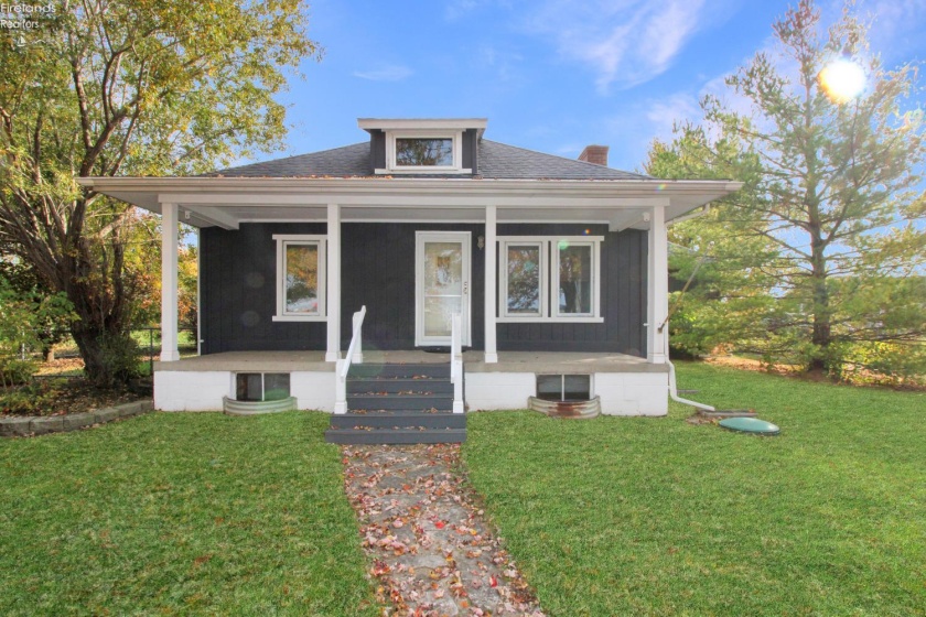 913 Rymers Road, Port Clinton, 43452, 2 Bedroom Bedrooms, ,2 BathroomBathrooms,Residential,For Sale,Rymers,20264392