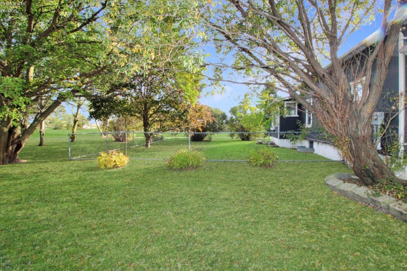 913 Rymers Road, Port Clinton, 43452, 2 Bedroom Bedrooms, ,2 BathroomBathrooms,Residential,For Sale,Rymers,20264392