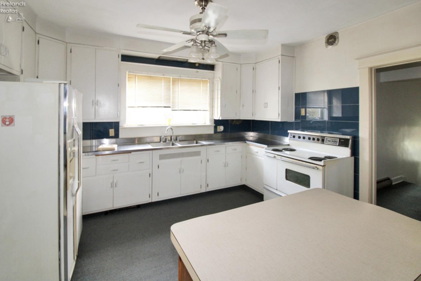 913 Rymers Road, Port Clinton, 43452, 2 Bedroom Bedrooms, ,2 BathroomBathrooms,Residential,For Sale,Rymers,20264392