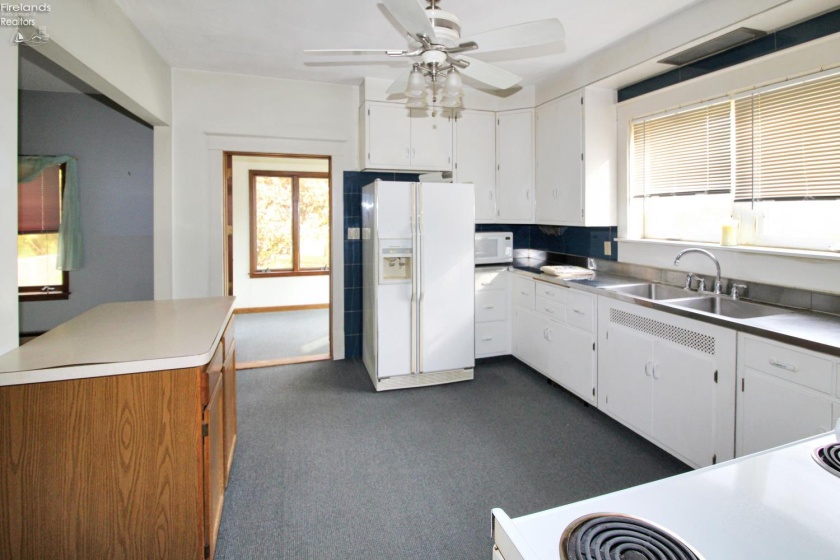 913 Rymers Road, Port Clinton, 43452, 2 Bedroom Bedrooms, ,2 BathroomBathrooms,Residential,For Sale,Rymers,20264392