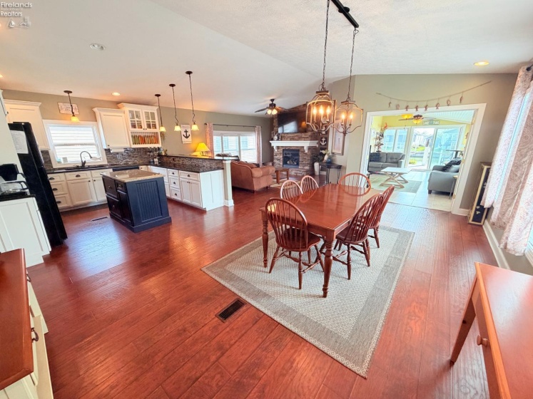 1510 Buck Rd., Marblehead, 43440, 2 Bedroom Bedrooms, ,2 BathroomBathrooms,Residential,For Sale,Buck Rd.,20264385