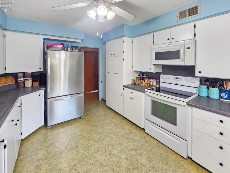 1580 Main Street, Clyde, 43410, 3 Bedroom Bedrooms, ,1 BathroomBathrooms,Residential,For Sale,Main,20264345