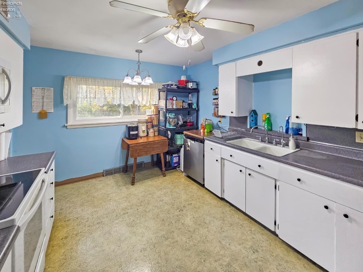 1580 Main Street, Clyde, 43410, 3 Bedroom Bedrooms, ,1 BathroomBathrooms,Residential,For Sale,Main,20264345