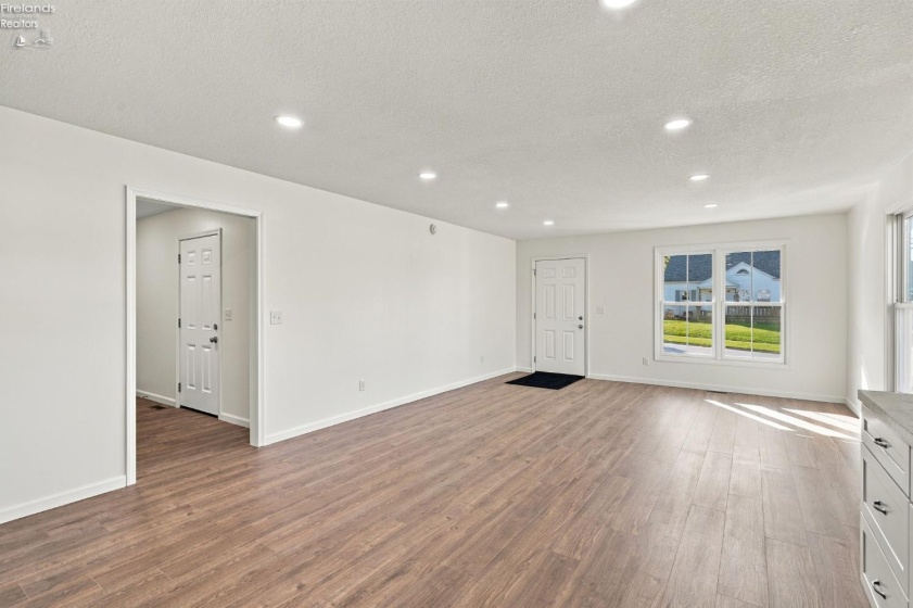 518 Laurel Street, Willard, 44890, 3 Bedroom Bedrooms, ,2 BathroomBathrooms,Residential,For Sale,Laurel,20264419