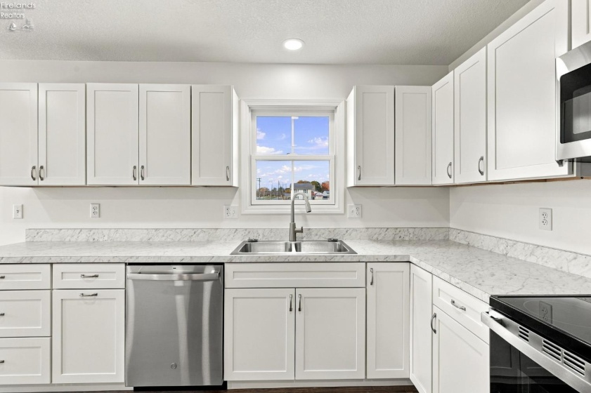 518 Laurel Street, Willard, 44890, 3 Bedroom Bedrooms, ,2 BathroomBathrooms,Residential,For Sale,Laurel,20264419