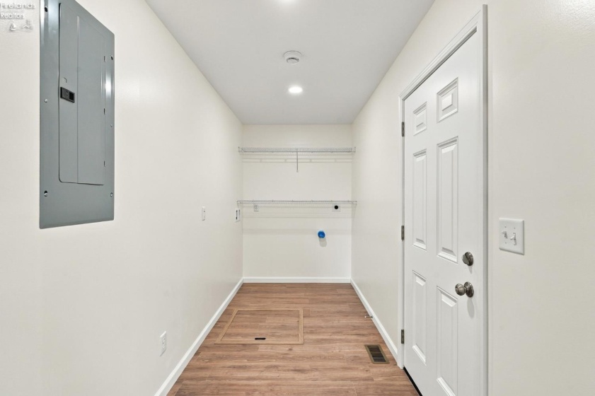 518 Laurel Street, Willard, 44890, 3 Bedroom Bedrooms, ,2 BathroomBathrooms,Residential,For Sale,Laurel,20264419