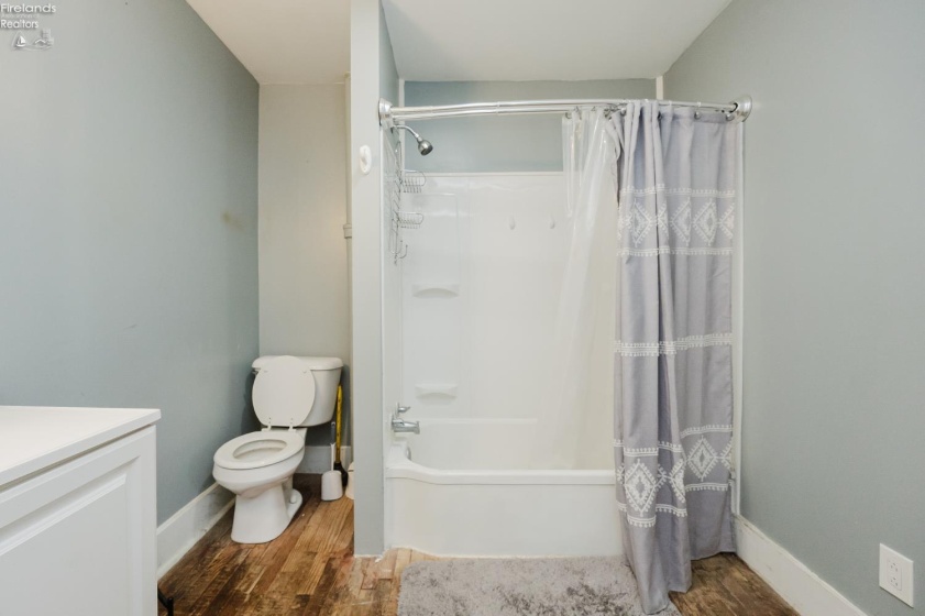 112 Adams St., Wellington, 44090, 4 Bedroom Bedrooms, ,2 BathroomBathrooms,Residential,For Sale,Adams St.,20264428