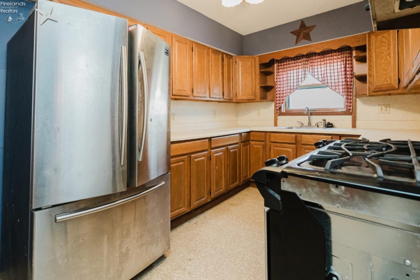 112 Adams St., Wellington, 44090, 4 Bedroom Bedrooms, ,2 BathroomBathrooms,Residential,For Sale,Adams St.,20264428