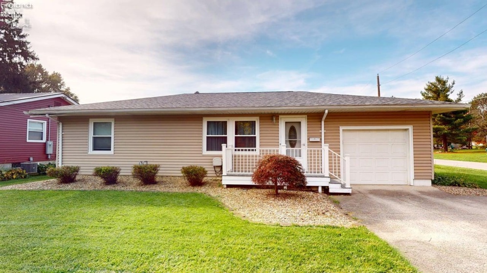 702 Spangler Street, Willard, 44890, 2 Bedroom Bedrooms, ,1 BathroomBathrooms,Residential,For Sale,Spangler,20264425