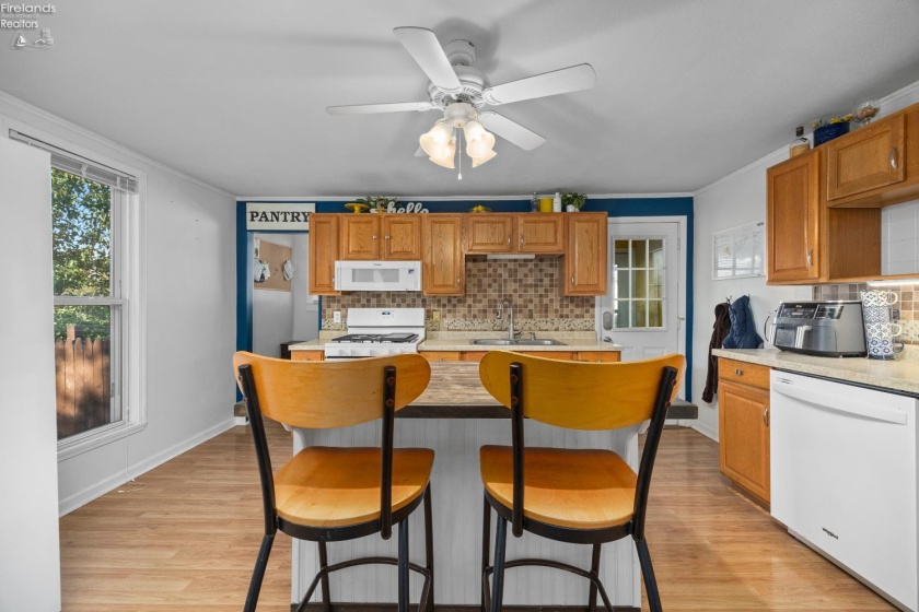 425 Center Street, Bellevue, 44811, 3 Bedroom Bedrooms, ,1 BathroomBathrooms,Residential,For Sale,Center,20264421