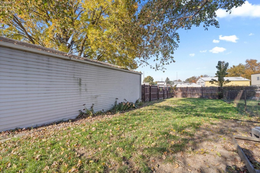 425 Center Street, Bellevue, 44811, 3 Bedroom Bedrooms, ,1 BathroomBathrooms,Residential,For Sale,Center,20264421