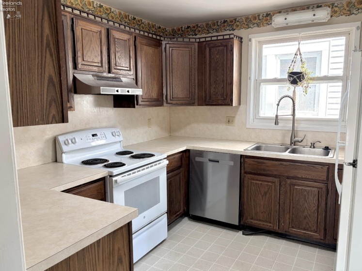 220 Jefferson Street, Sandusky, 44870, 3 Bedroom Bedrooms, ,2 BathroomBathrooms,Residential,For Sale,Jefferson,20264256