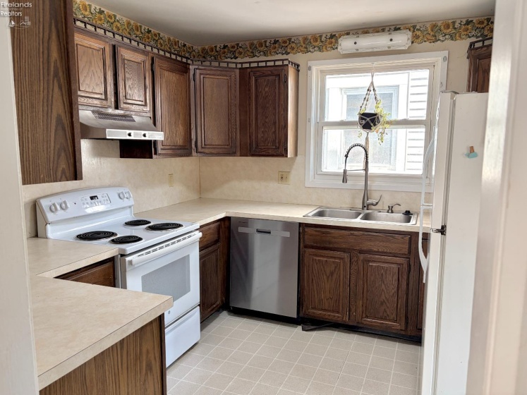 220 Jefferson Street, Sandusky, 44870, 3 Bedroom Bedrooms, ,2 BathroomBathrooms,Residential,For Sale,Jefferson,20264256
