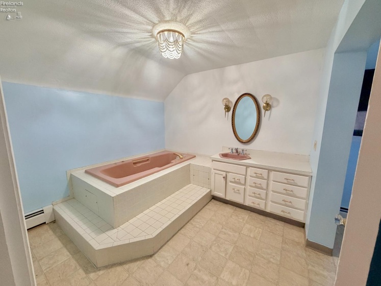 220 Jefferson Street, Sandusky, 44870, 3 Bedroom Bedrooms, ,2 BathroomBathrooms,Residential,For Sale,Jefferson,20264256