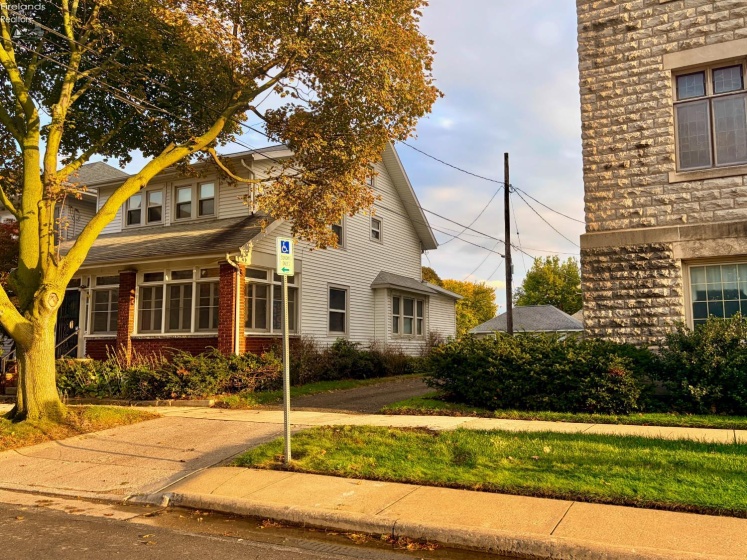 220 Jefferson Street, Sandusky, 44870, 3 Bedroom Bedrooms, ,2 BathroomBathrooms,Residential,For Sale,Jefferson,20264256